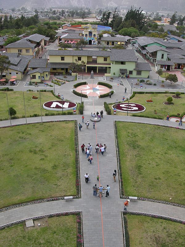 Ecuador Quito 04-05 Mitad Del Mundo Equator Line